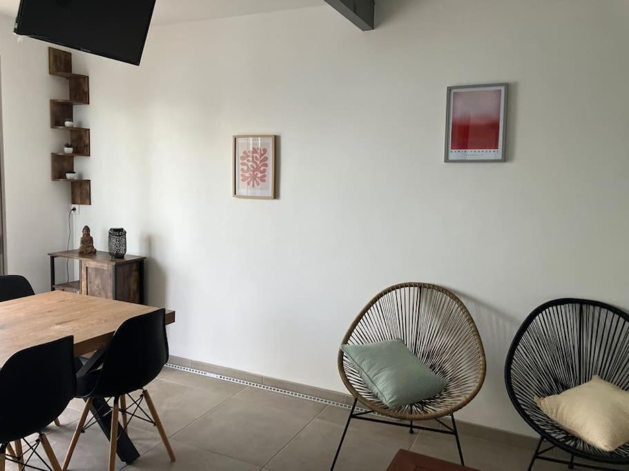 Appartement T4 Terrasse Et Vue Istres Luaran gambar