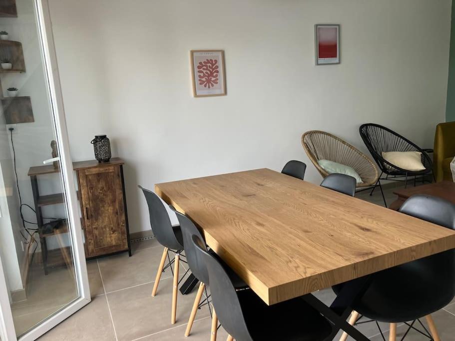 Appartement T4 Terrasse Et Vue Istres Luaran gambar